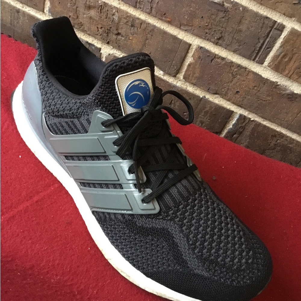 Men's Black Athletic Shoes with Gray Cage